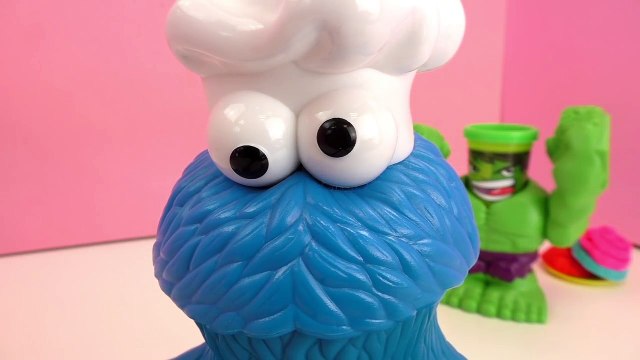 Play Doh Nederlands klei stelen – Koekiemonster moet langs Hulk voor de koekjes