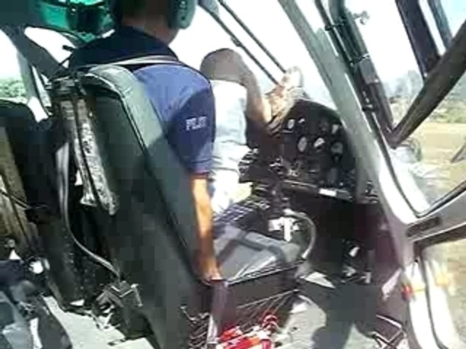 Le pilote a peur du serpent ??? petit frappe...