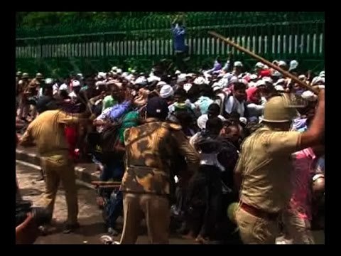 Lucknow protest: BP Ed degree holders try to Gherao Vidhan Sabha, police uses lathicharge