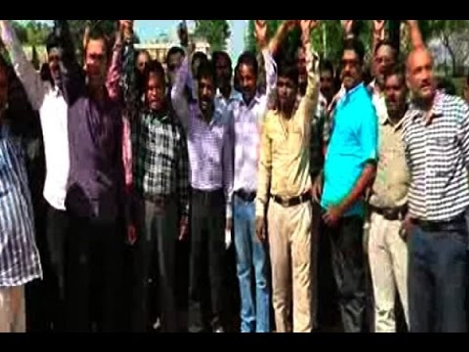 Bhopal: Shivraj Govt cracks down on striking teachers, hundreds arrested