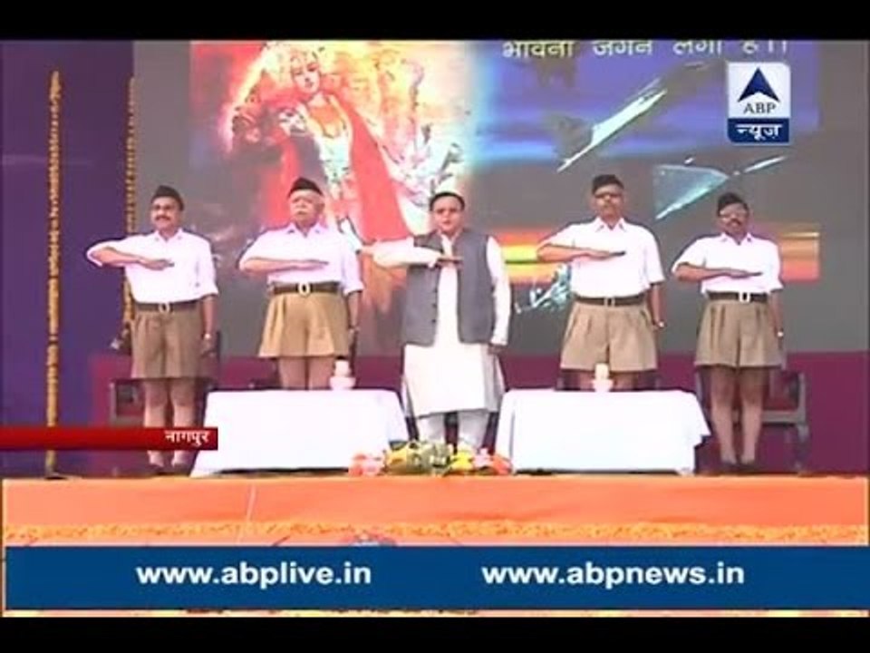 Nagpur: Devendra Fadnavis and Nitin Gadkari attend RSS's Vijaydashami Utsav in khakhi shor