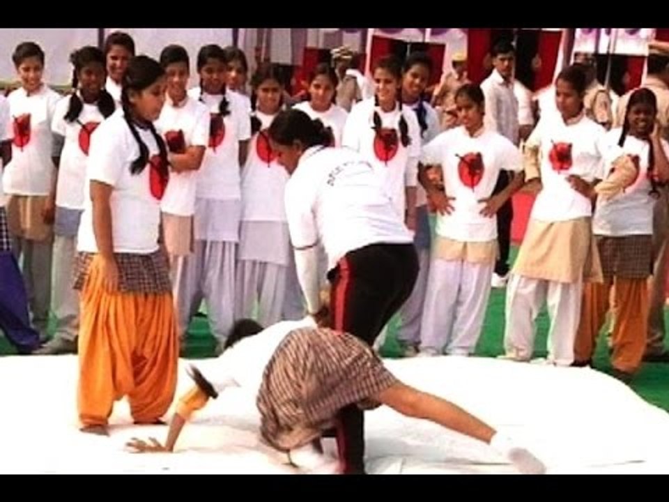 Delhi school girls get self defence training to fight against increasing crime