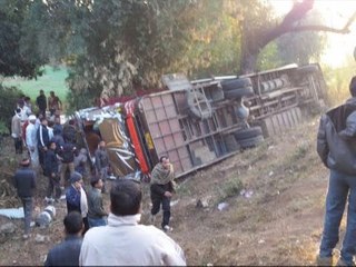 15 killed as bus overturns in Hoshangabad