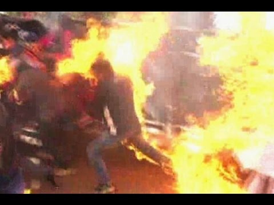 Shimla protest: Watch Congress workers' clothes...