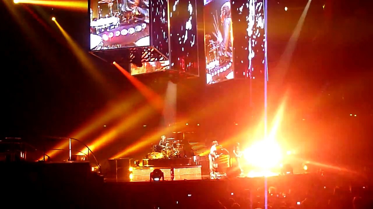 Muse - MK Ultra, Brisbane Entertainment Center, 12/06/2010