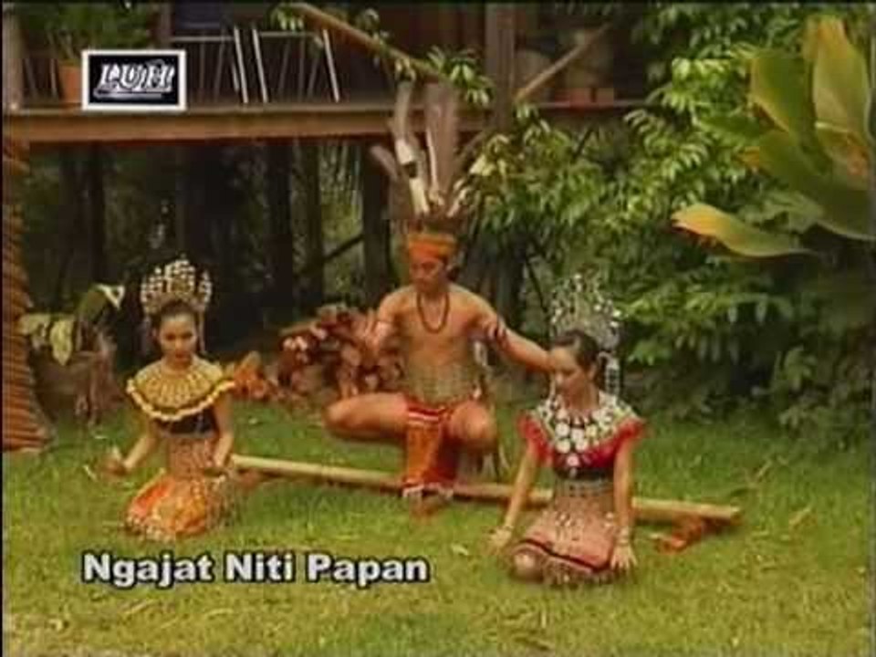 Ngajat Niti Papan - Victoria, Sonia & Janorie