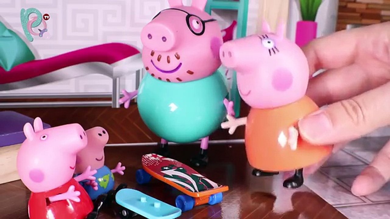 Peppa Pig Juguetes en Español  George tiene un accidente con el skate ᴴᴰ ❤️