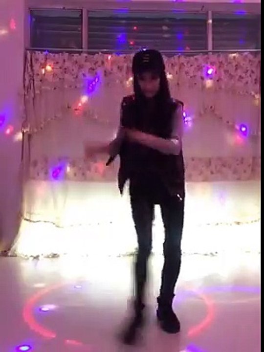 Funny video dance_dancing sexy girl.4