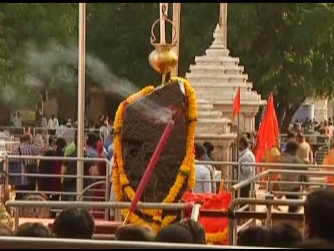 Maharashtra CM to take final call on women worshipping in Shani Shingnapur temple