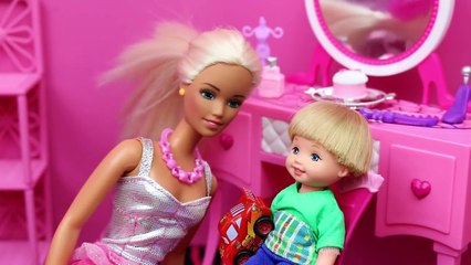 Barbie Babysitting Frozen Elsa Prince Felix Alex DisneyCarToys