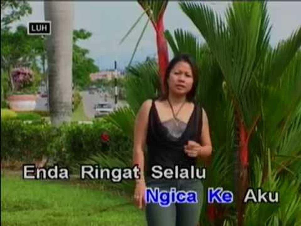 Puang Nuan Nadai Aku - Angela Lata Jua