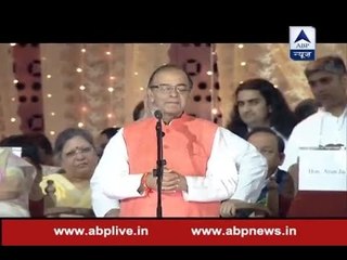 Kejriwal, Jaitley and other dignitaries grace closing ceremony of Sri Sri's event