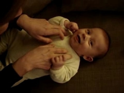 Clément deux mois: premiers rires