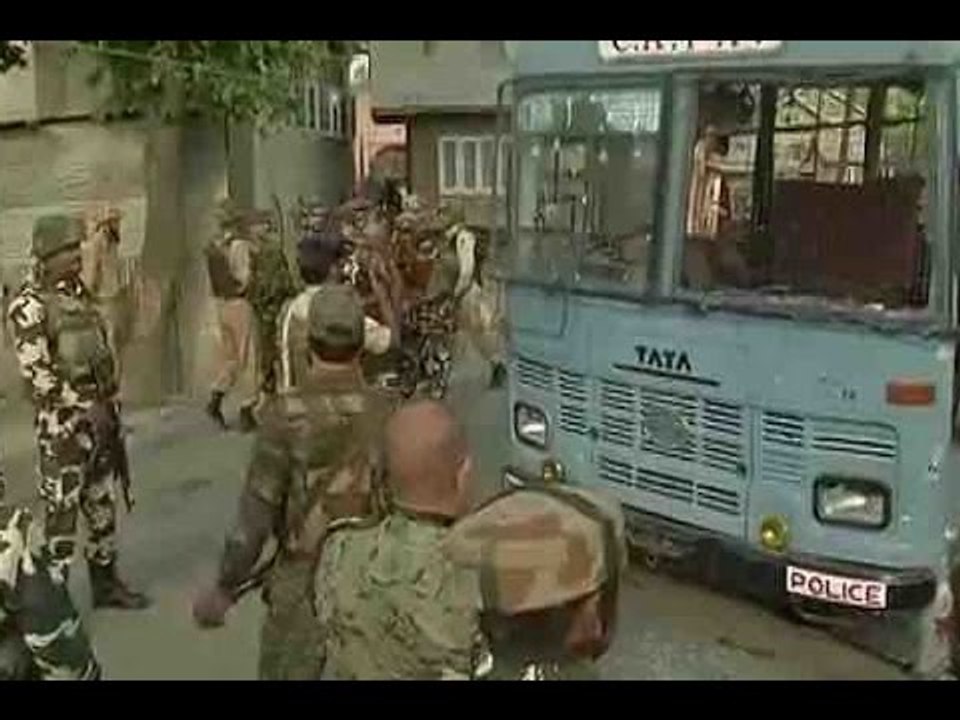 J&K: CRPF convoy attacked in Pampore, five jawans martyred & two militants killed