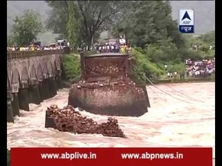 Two dead, 20 missing as bridge on Mumbai-Goa highway collapses