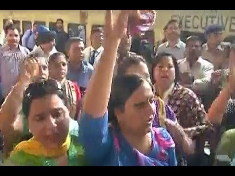 At Delhi Station and then Ludhiana, Arvind Kejriwal faces protests