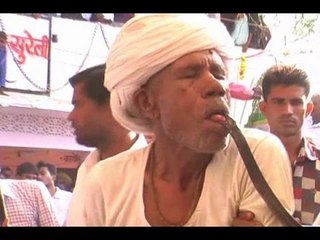 Rajasthan: Man makes deadly snake bite him but he is alive!