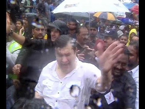 Top 24 Stories: Actors Randhir Kapoor, Rishi Kapoor misbehave with journalists