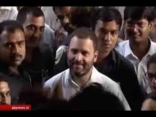 DeMonetisation: Rahul Gandhi reaches bank to withdraw Rs 4000, says "will stand with the p