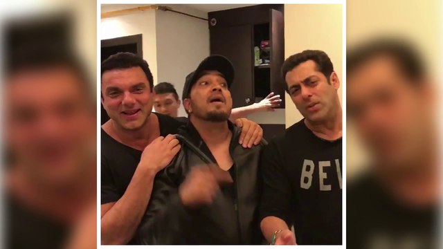 Video Salman Khan Mika Singh & Sohail Khan Sings Song Togerher