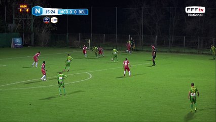 Frappe contrée par le défenseur