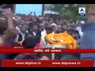 People gather in huge number to pay last rites to martyr Manoj Kushwaha