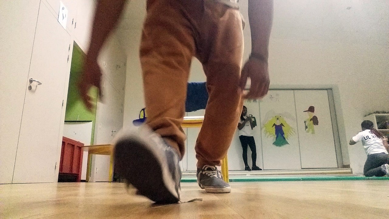 Romeo | #Freestyle Sur une chaise #Popping #Krump