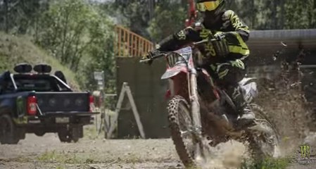 VÍDEO: Cojo mi moto y la lío siempre, así es la vida de Harry Bink