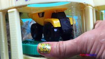 MIGHTY MACHINES GET A CAR WASH AT RAMONES - CAT CONSTRUCTION TOYS AT JOBSITE SAND AND WATER PLAY