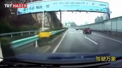 Dikkatsiz yaya kazaya neden oldu