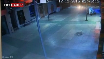 Sürünerek girdi, 25 bin TL çaldı