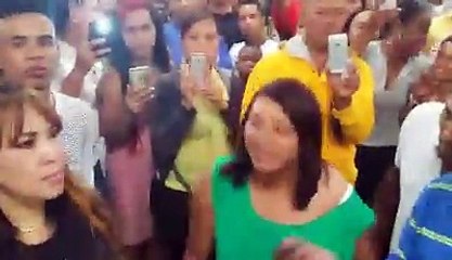Hombre Hace Tremendo Show En El Aeropuerto De Las Américas RD
