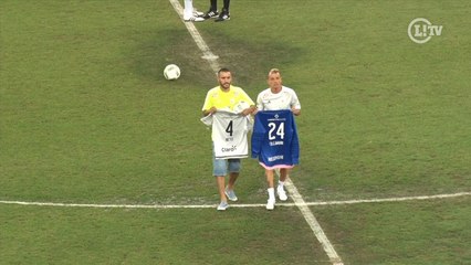 Com homenagens à Chape, Alan Ruschel dá chute inicial em jogo beneficente de D'Alessandro