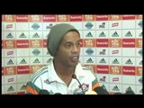 ¡Los aficionados del Fluminense muestran molestia con Ronaldinho!