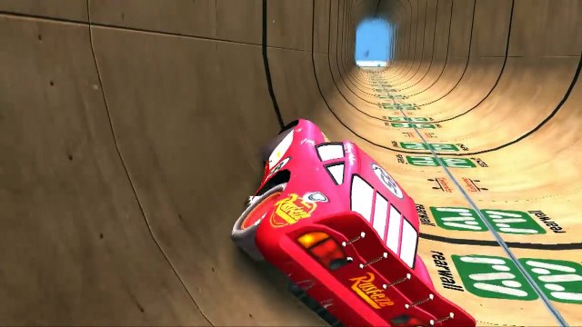 La Reine des Neiges et Spiderman présentent le jeux vidéo de courses de voitures Cars