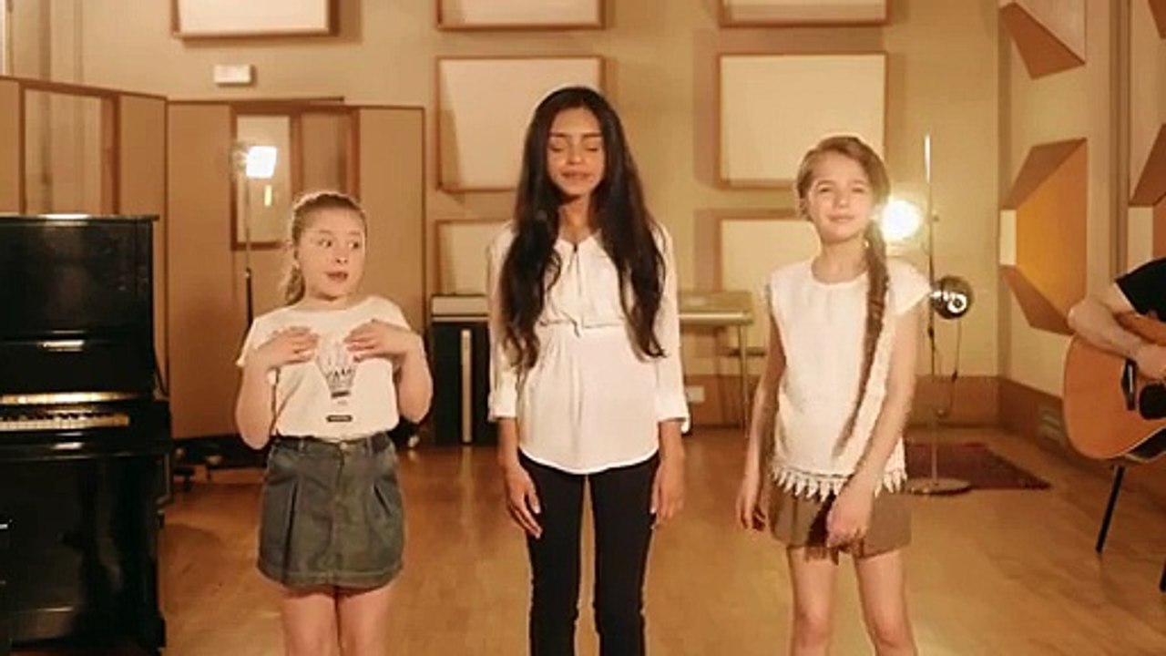 Kids United - J'ai Demandé A La Lune (Acoustique - Officiel) (1)
