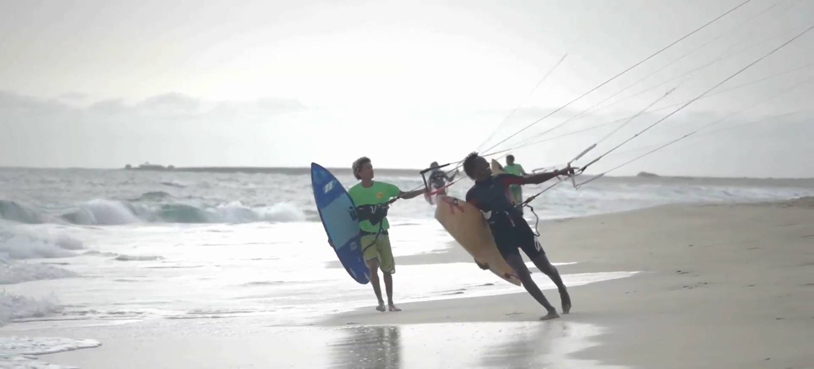 Adrénaline - Kitesurf : Cap Vert, au paradis du kitesurf avec cinq locaux