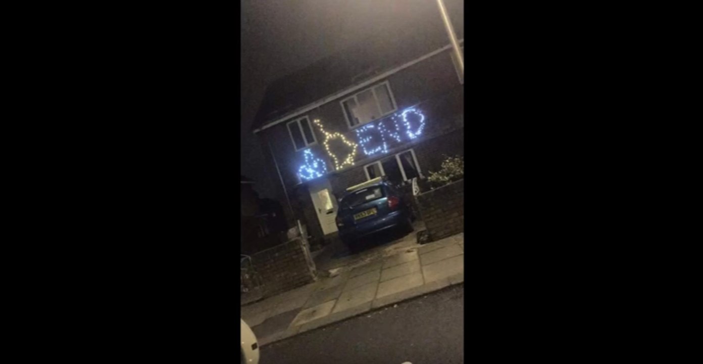 Un père de famille mis en garde à vue pour avoir décoré sa maison avec des décorations offensantes