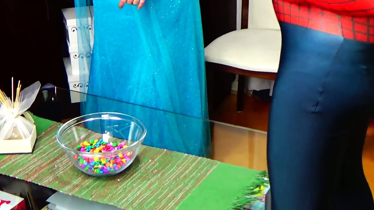 Spiderman Poo Colored Balls with Frozen Elsa vs Joker - Fun Superheroes Movie In Real Life-w2LnDa5N8JY