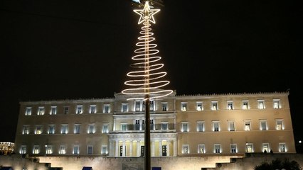 Los jubilados griegos cobran su prima de 300 euros, pese a la oposición del Eurogrupo