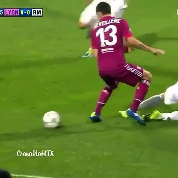 Cristiano Ronaldo ROCKET Free-Kick Goal vs. Lyon #CHL