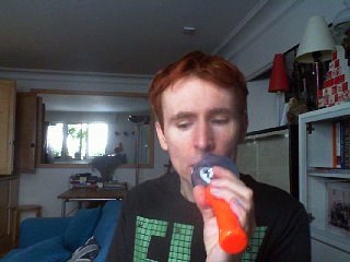 Wiwi égratigne "everywhere i go" de Pony Pony Run Run