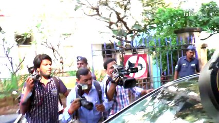 Saif Kareena's New Born Baby Boy's LEAKED Pics INSIDE Hospital