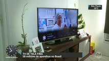 Mais da metade dos domicílios brasileiros tem TV de tela fina, diz IBGE