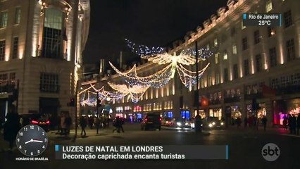 Decoração de Natal caprichada encanta turistas em Londres
