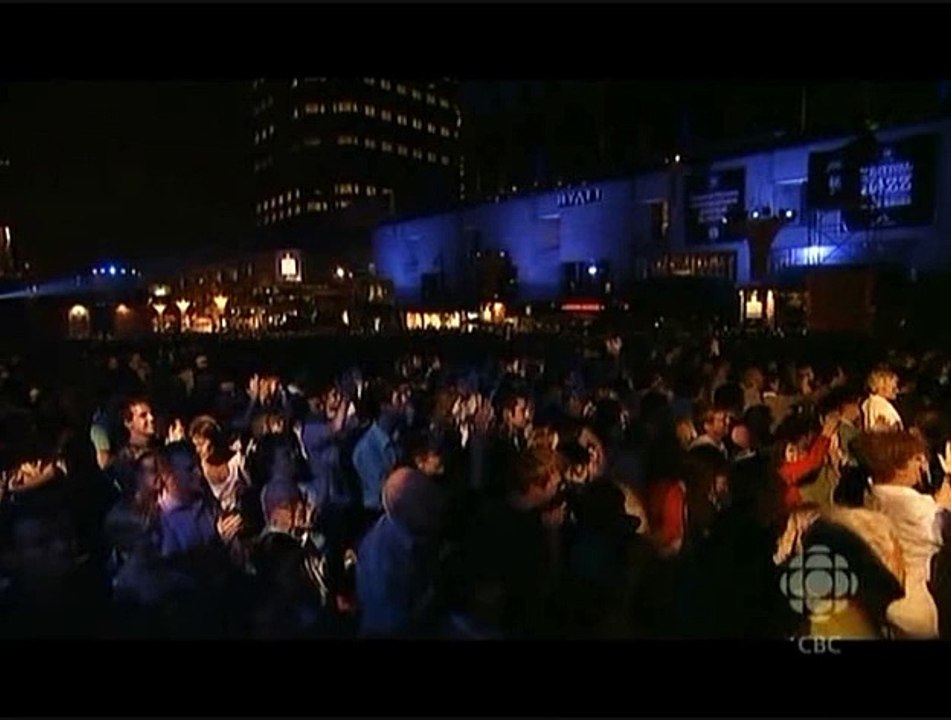 Leonard Cohen's - Hallelujah (live at the Montreal Jazz Festival 2008) - Trailer (Music, Documentary)