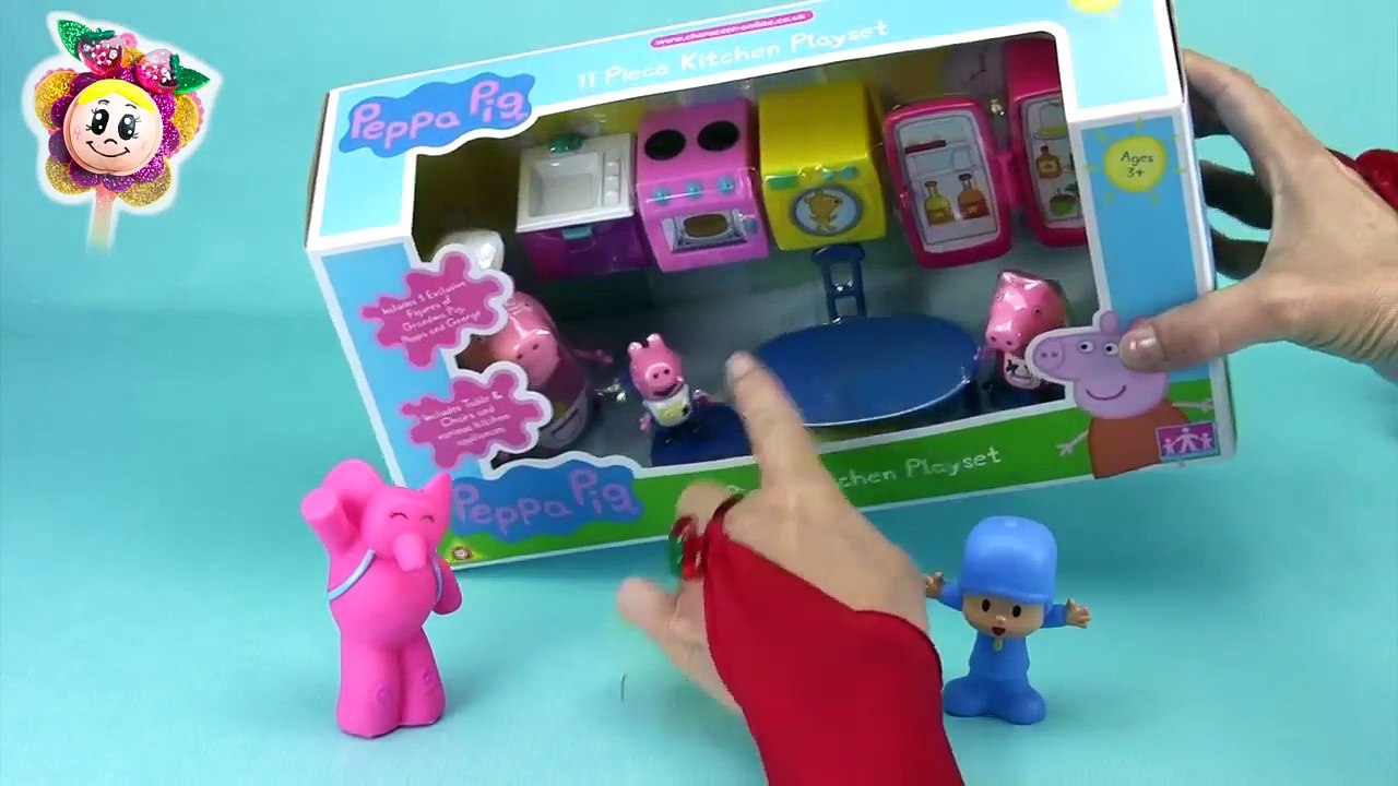 PEPPA PIG y POCOYO en la Cocinita con lavadora de Juguete de Abuela Pig Y Huevo sorpresa en inglés