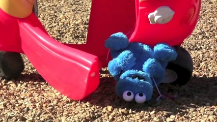 Cookie Monster Drives Lightning McQueen Power Wheels and Cookie Monster Driving Cozy Coupe