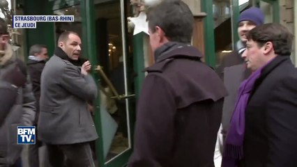 MANUEL VALLS attaquer a la farine dans la rue a stasbourg