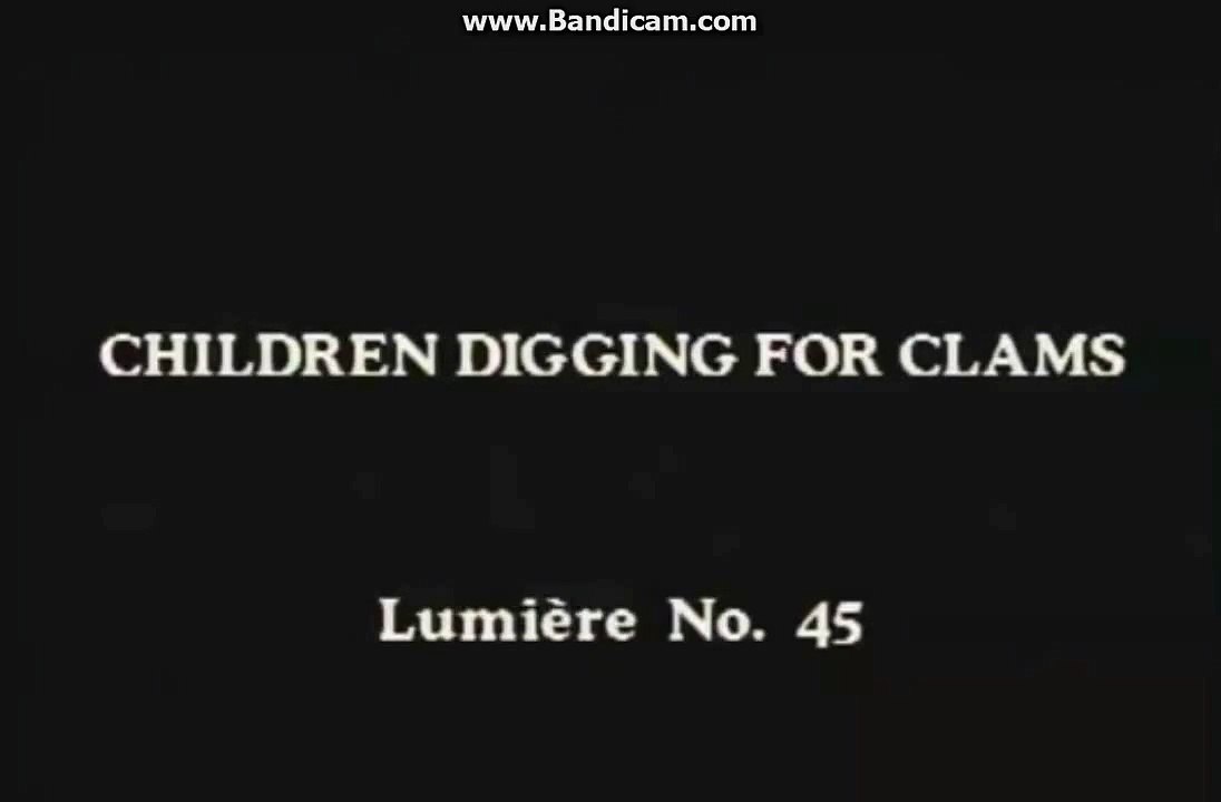 Enfants pêchant des crevettes AKA Children Digging for Clams 1896